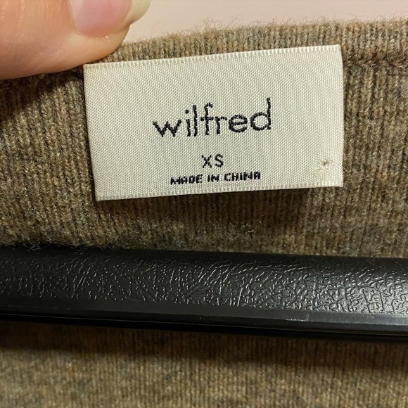 Aritzia top - Picture 2 of 4